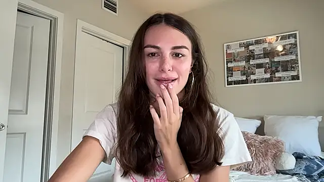 graciesmith27 online show from 07-01-26, 06:52