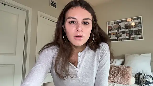 graciesmith27 online show from 04-30-26, 07:54