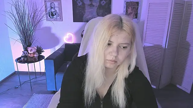 DiaAngell online show from 11-29-25, 08:42