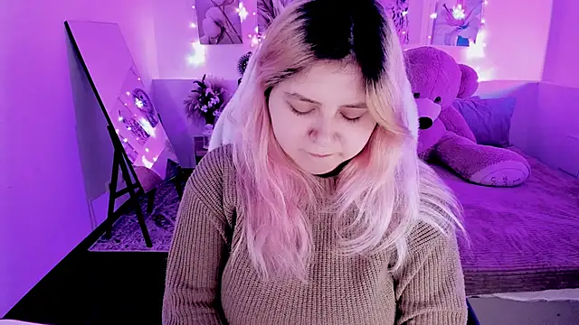 DiaAngell online show from 04-10-26, 07:43