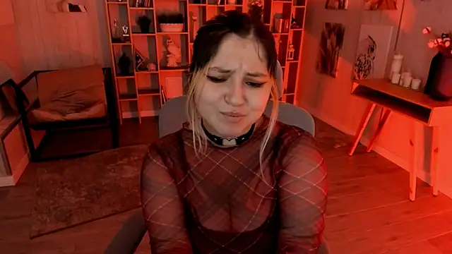 DiaAngell online show from 10-24-25, 05:17