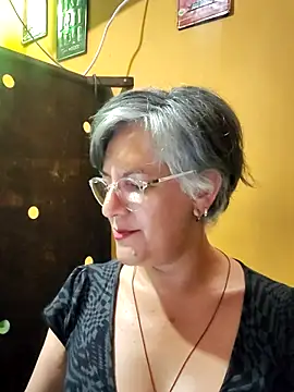 Snapshot of ilonna2025 chatting on 06-19-26, 11:20 ilonna2025 online show from 06-19-26, 11:20