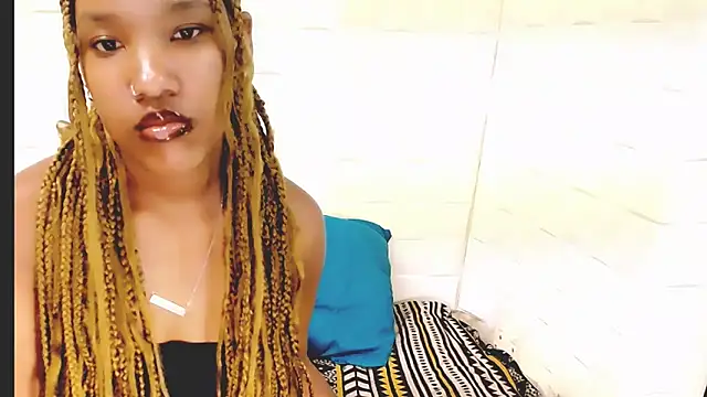 EroticSexyPrada online show from 03-17-25, 12:32