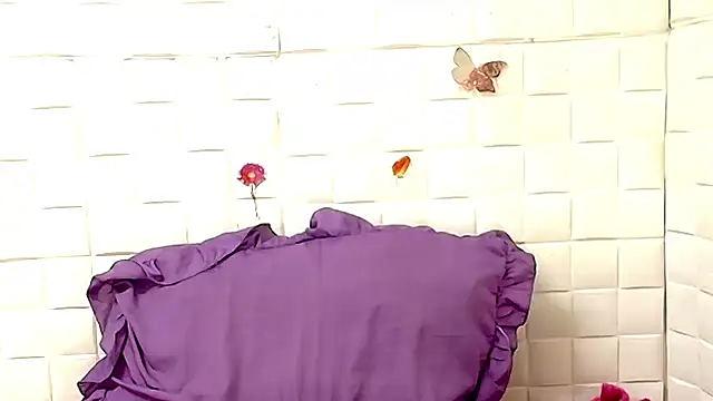 EroticSexyPrada online show from 03-28-26, 06:20