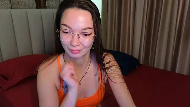 Snapshot of SusannJohnson chatting on 05-15-26, 12:19 SusannJohnson online show from 05-15-26, 12:19