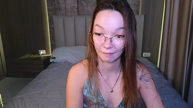 Snapshot of SusannJohnson chatting on 04-27-26, 12:08 SusannJohnson online show from 04-27-26, 12:08