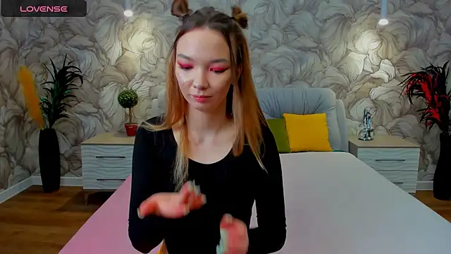 SusannJohnson online show from 03-19-25, 02:05