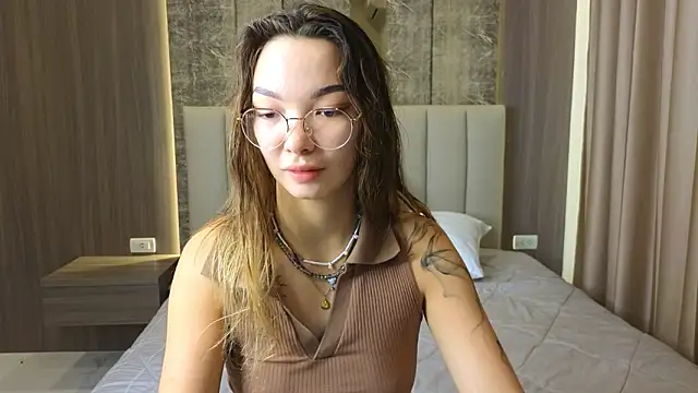 Snapshot of SusannJohnson chatting on 01-17-26, 12:26 SusannJohnson online show from 01-17-26, 12:26