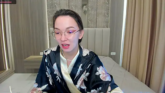 SusannJohnson online show from 11-26-25, 12:21