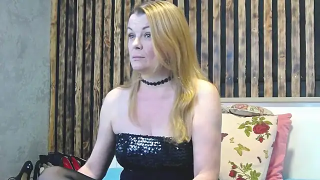 Snapshot of Kisi_Lovi chatting on 02-14-26, 04:18 Kisi Lovi online show from 02-14-26, 04:18