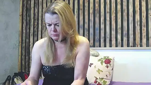 Snapshot of Kisi_Lovi chatting on 02-21-26, 04:14 Kisi Lovi online show from 02-21-26, 04:14