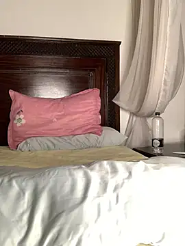 Snapshot of madell chatting on 02-26-26, 03:17 madell online show from 02-26-26, 03:17