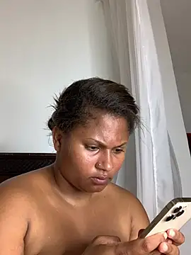 Snapshot of madell chatting on 02-25-26, 06:13 madell online show from 02-25-26, 06:13