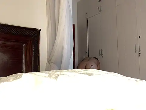 Snapshot of madell chatting on 07-12-26, 07:04 madell online show from 07-12-26, 07:04