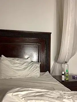 Snapshot of madell chatting on 03-01-26, 03:17 madell online show from 03-01-26, 03:17