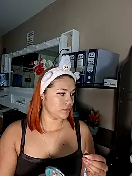 Snapshot of Sophie_new25 chatting on 02-16-26, 01:10 Sophie new25 online show from 02-16-26, 01:10