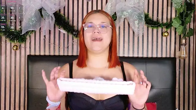 Sophie new25 online show from 12-16-25, 12:42