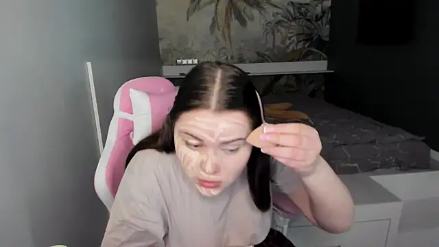 Snapshot of Ledi_Britmi chatting on 03-05-25, 09:49 Ledi Britmi online show from 03-05-25, 09:49