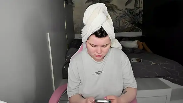 Snapshot of Ledi_Britmi chatting on 03-21-25, 03:46 Ledi Britmi online show from 03-21-25, 03:46