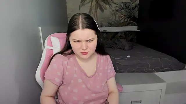 Snapshot of Ledi_Britmi chatting on 03-13-25, 10:05 Ledi Britmi online show from 03-13-25, 10:05