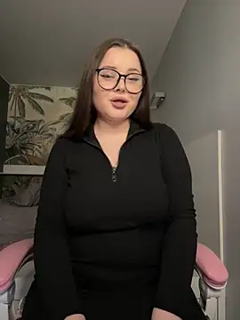 Snapshot of Ledi_Britmi chatting on 03-13-25, 01:07 Ledi Britmi online show from 03-13-25, 01:07