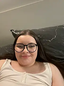 Snapshot of Ledi_Britmi chatting on 02-24-25, 02:08 Ledi Britmi online show from 02-24-25, 02:08