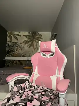 Snapshot of Ledi_Britmi chatting on 03-14-25, 04:40 Ledi Britmi online show from 03-14-25, 04:40