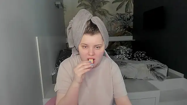 Snapshot of Ledi_Britmi chatting on 02-04-25, 07:29 Ledi Britmi online show from 02-04-25, 07:29