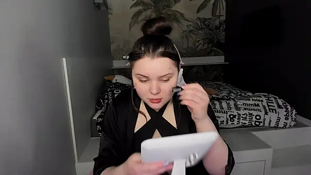 Snapshot of Ledi_Britmi chatting on 02-13-25, 10:23 Ledi Britmi online show from 02-13-25, 10:23