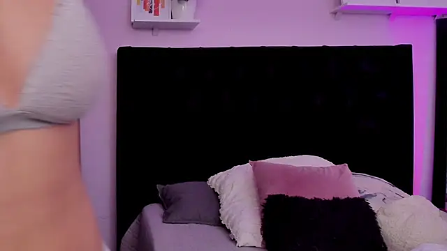 Paulina Lopezz online show from 04-24-26, 08:33