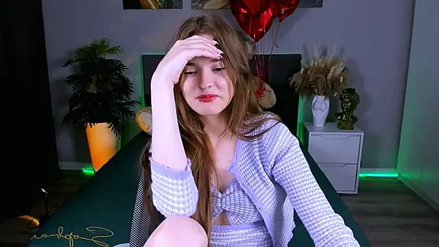 Snapshot of RayWillliams chatting on 03-22-25, 08:37 RayWillliams online show from 03-22-25, 08:37