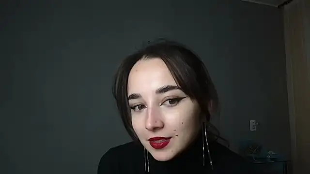 Eva Gloryy online show from 12-16-25, 01:26