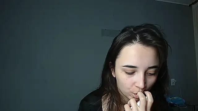 Eva Gloryy online show from 11-18-25, 10:18