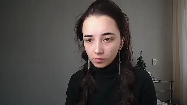 Snapshot of Eva_Gloryy chatting on 02-17-25, 01:22 Eva Gloryy online show from 02-17-25, 01:22