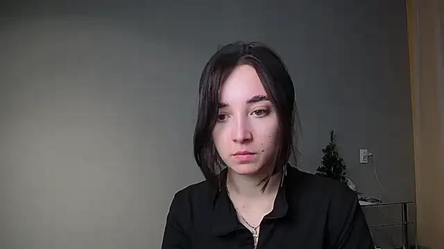 Snapshot of Eva_Gloryy chatting on 02-19-25, 04:33 Eva Gloryy online show from 02-19-25, 04:33