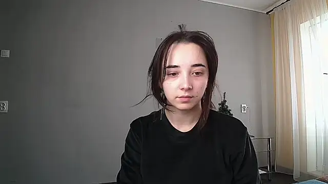Snapshot of Eva_Gloryy chatting on 02-18-25, 01:11 Eva Gloryy online show from 02-18-25, 01:11