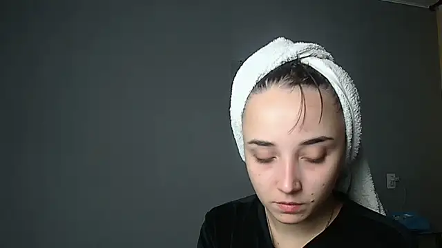 Snapshot of Eva_Gloryy chatting on 10-04-25, 10:11 Eva Gloryy online show from 10-04-25, 10:11