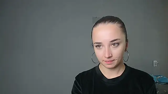 Snapshot of Eva_Gloryy chatting on 10-13-25, 08:38 Eva Gloryy online show from 10-13-25, 08:38