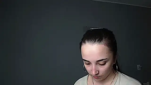 Eva Gloryy online show from 05-20-26, 05:10