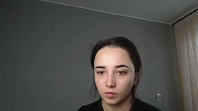 Eva Gloryy online show from 04-15-26, 09:37