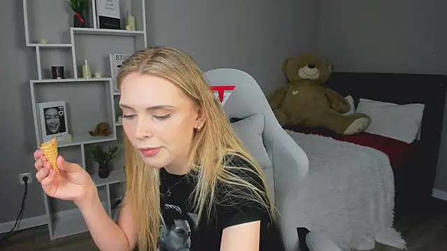 Snapshot of JinxTonks chatting on 02-11-26, 07:14 JinxTonks online show from 02-11-26, 07:14