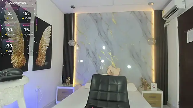 raven li online show from 10-19-25, 09:28