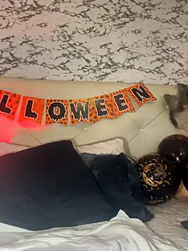 Lili  taylor online show from 11-01-25, 02:29