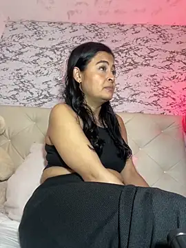 Lili  taylor online show from 03-15-26, 11:34