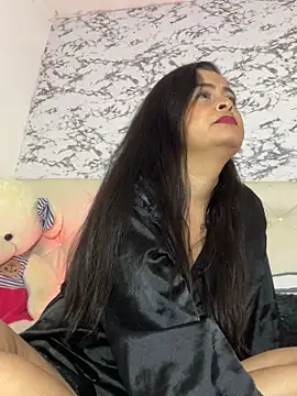 Lili  taylor online show from 11-20-25, 10:52