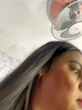 Lili  taylor online show from 11-23-25, 04:55