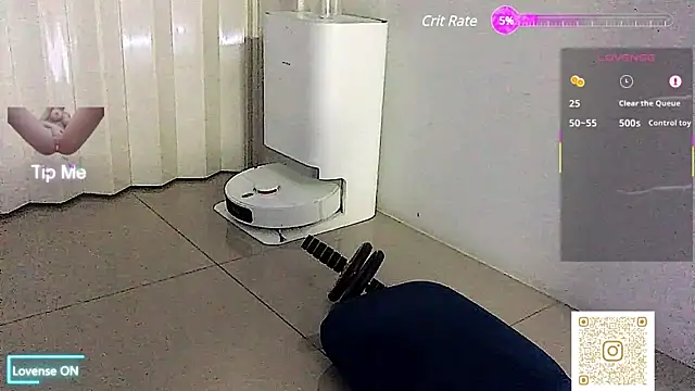 Snapshot of chanentino2 chatting on 03-18-25, 06:28 chanentino2 online show from 03-18-25, 06:28