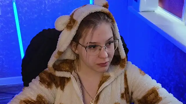 HotBrandyX online show from 03-10-25, 05:54