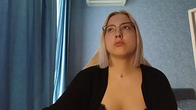 HotBrandyX online show from 10-20-25, 06:04