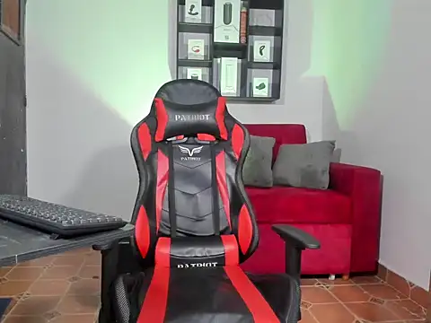 Snapshot of dereckgreen chatting on 03-20-25, 04:53 dereckgreen online show from 03-20-25, 04:53